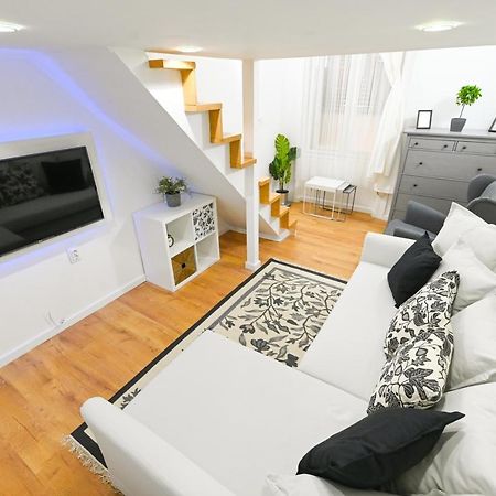 Charming Apartment In Damjanich Str., Lucas Budapest Eksteriør bilde