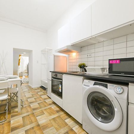 Charming Apartment In Damjanich Str., Lucas Budapest Eksteriør bilde