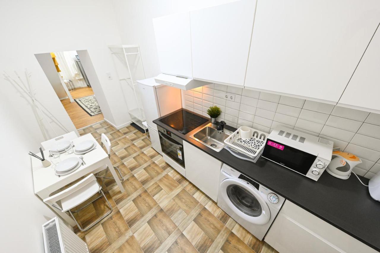 Charming Apartment In Damjanich Str., Lucas Budapest Eksteriør bilde